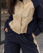 Navy bloom sit