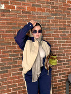 Navy bloom sit